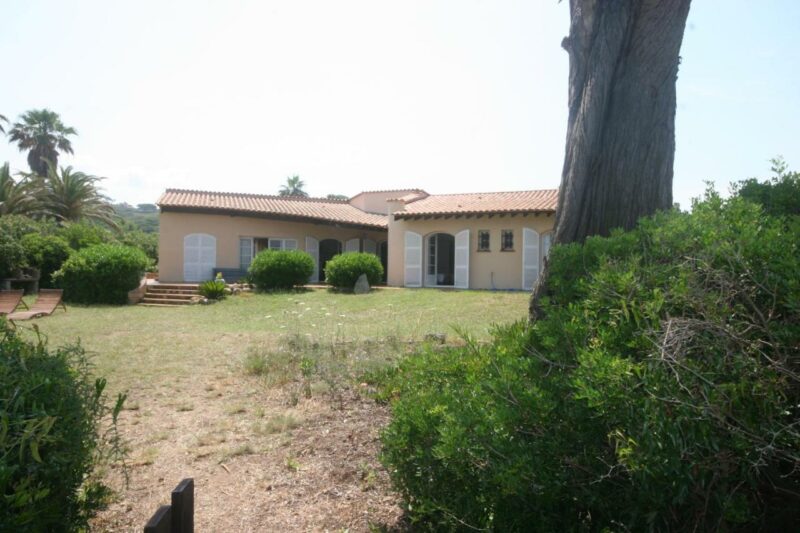 villa pieds dans l'eau porticcio