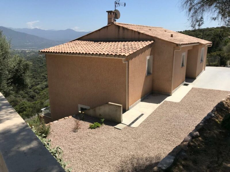 Villa Eli&Lou avec piscine alata