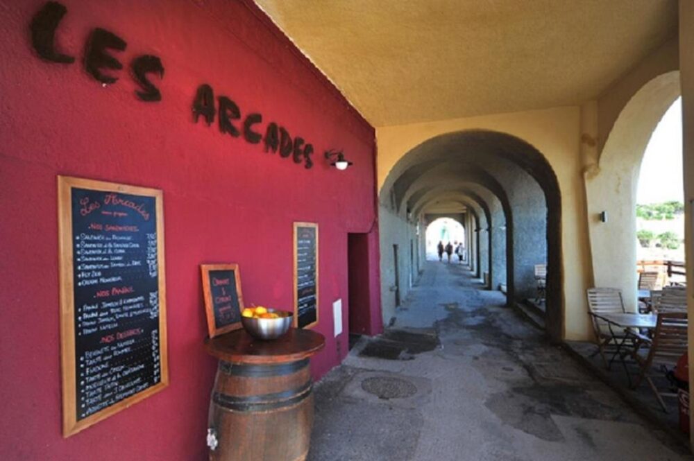 hotel de la plage les arcades algajola