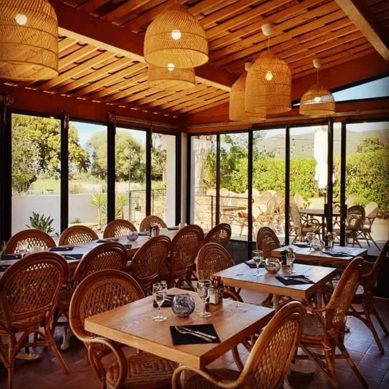 hotel restaurant les mouettes belgodère
