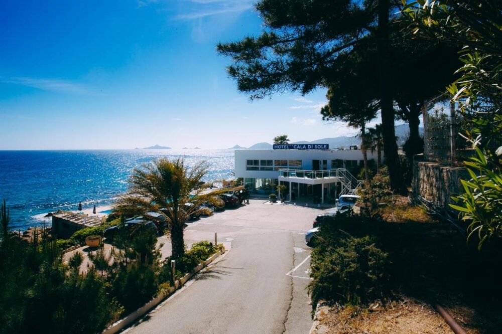 hotel restaurant cala di sole ajaccio