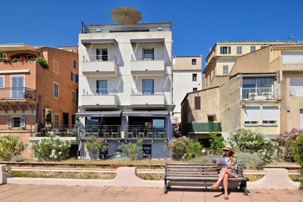 hotel l&#039;escale coté sud l&#039;ile rousse