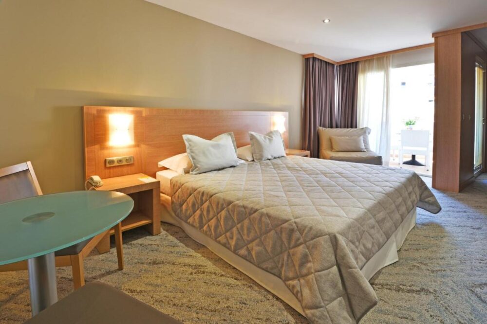 hotel le rocher calvi