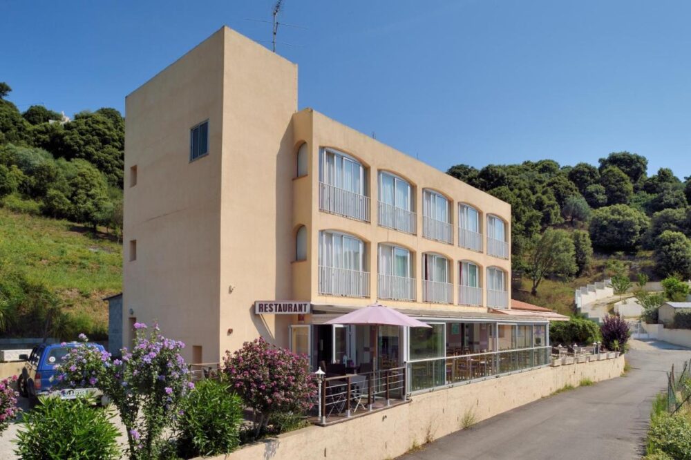 hotel restaurant alata