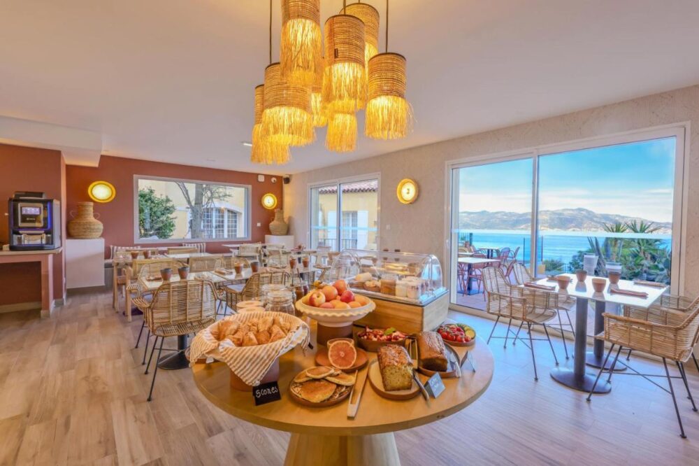 hotel le saint erasme calvi
